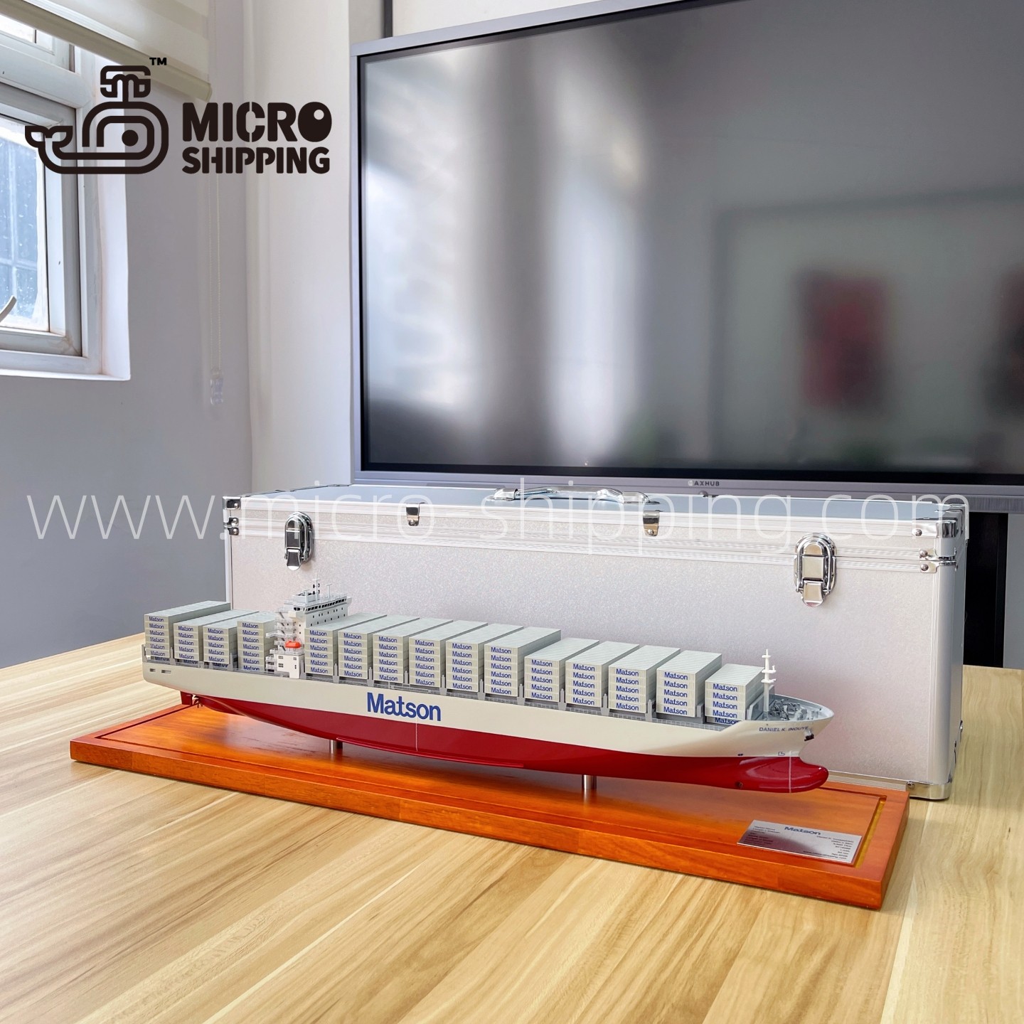 52CM MASTON CONTAINER WITH MSC SHIPPING CONTIANER SHIP MODEL