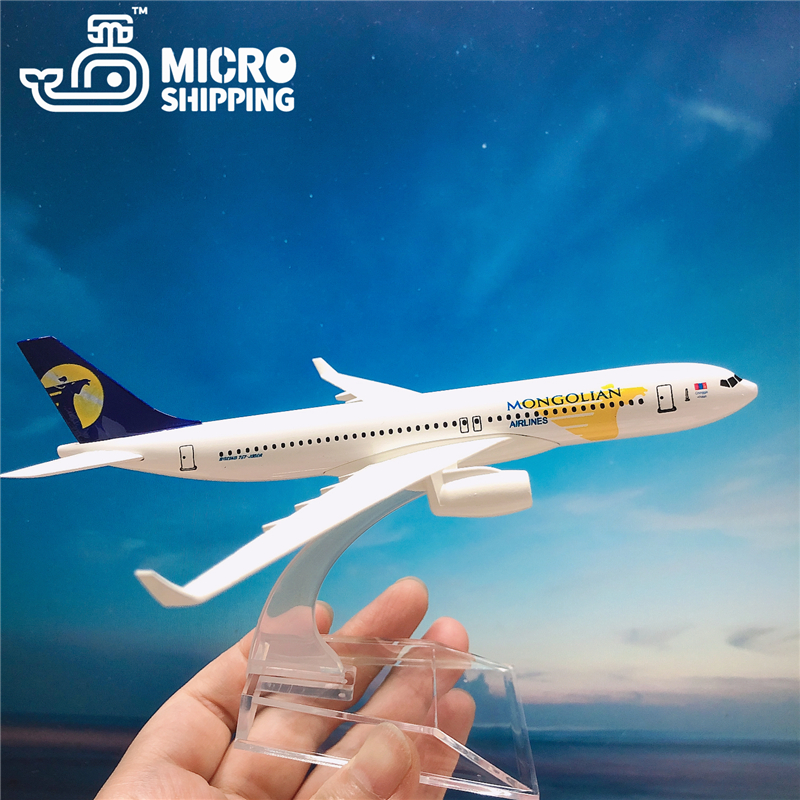 1:450 Scale Zinc Alloy Cargo Passenger Airplane Model (图1)